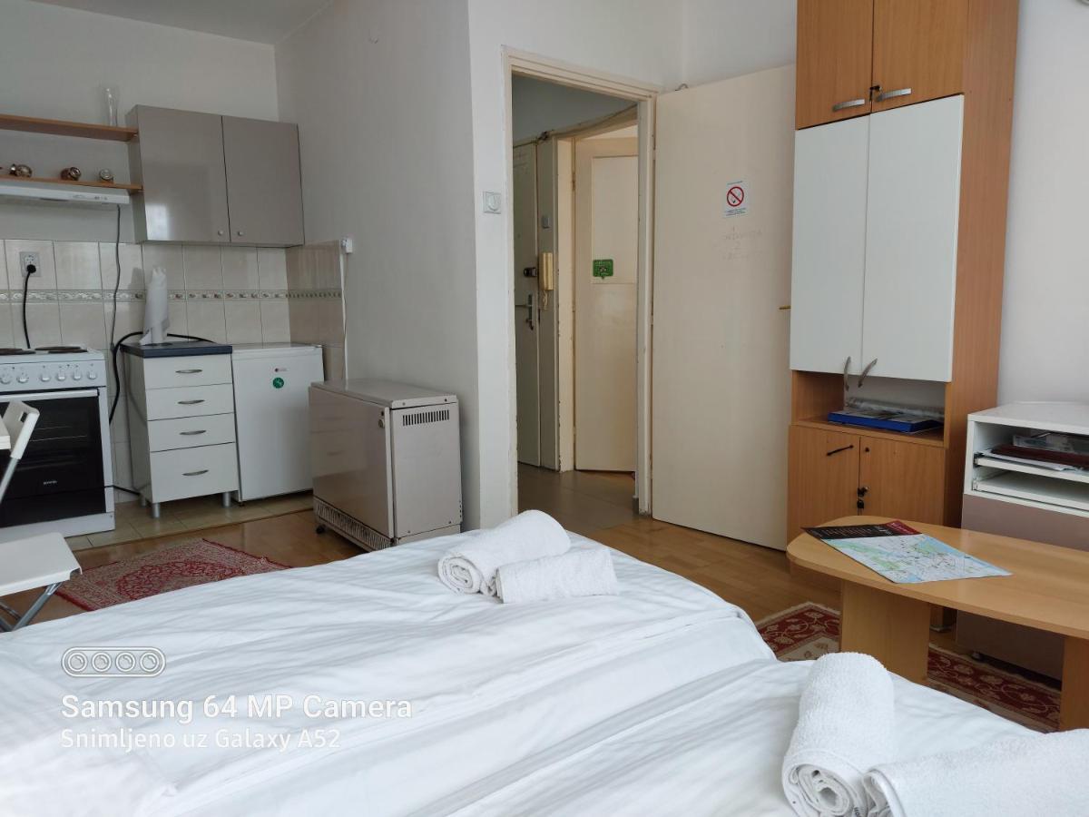 Apartment Daca Stan Belgrade Exterior photo
